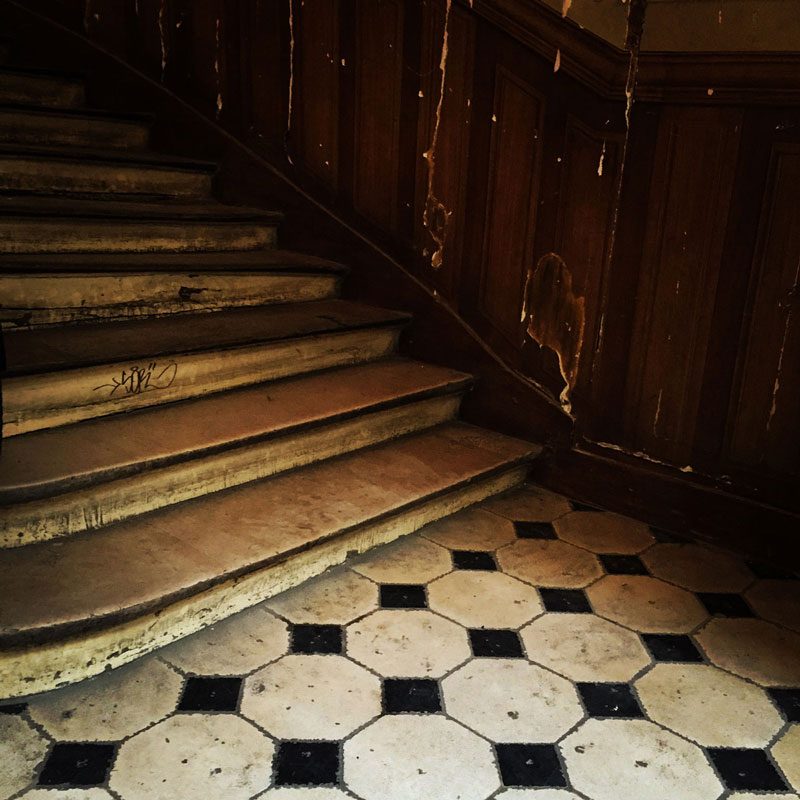 Des escaliers parisiennes ©Nacho Carbó