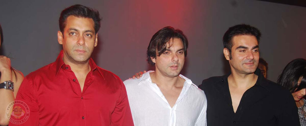 Salman y sus hermanos © Prokerala