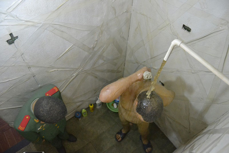 © Interior celda Cleaning (limpieza) de Ai Wei. Fotografía sjll.