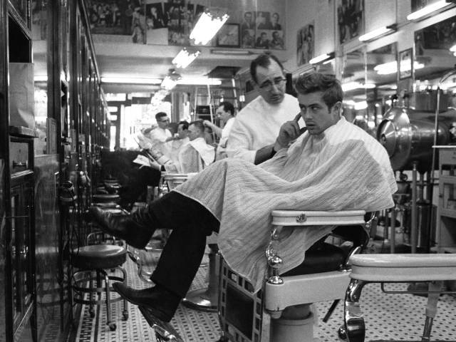 James Dean en la barbería