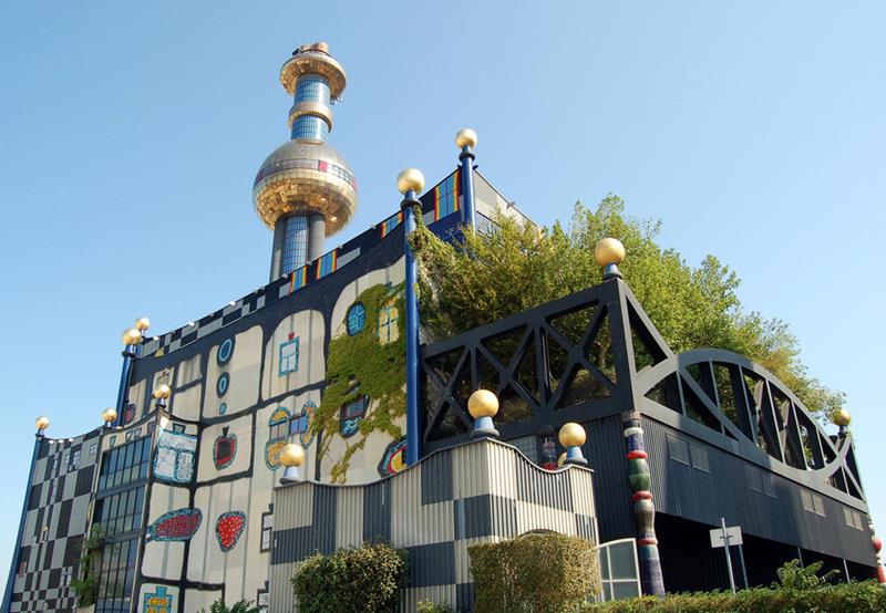 Planta incineradora en Spittelau. Arquitecto Hundertwasser. Fotografía archivo.