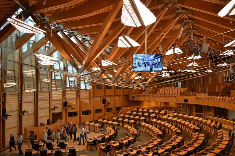 Cámara de debates del Parlamento de Edimburgo, arquitecto Enric Miralles. © Fotografía SJLL.