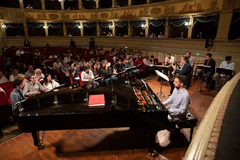 Andrea Chinaglia acompaña a los cantantes bajo la dirección de Riccardo Muti. @ Silvia Lelli