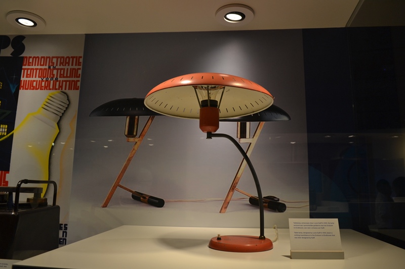 Lámpara de mesa de Louis Kalff, Museo Philips, Eindhoven. © Fotografías SJLL.