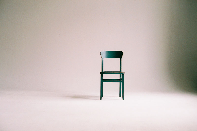 Chair alone. Foto © Paula Schmidt.
