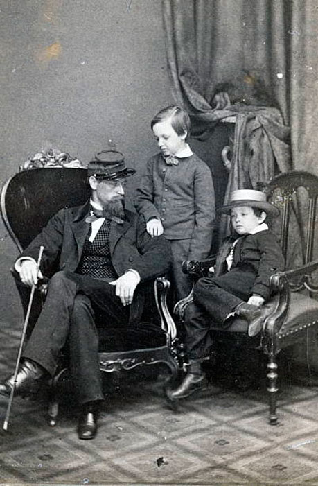 Capitán Lockwood Todd, William Wallace Lincoln y Tad Lincoln (The Gilder Lehrman Collection, New York).