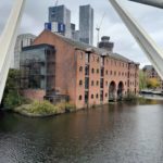 Manchester: fotos, pintas, whatsapp y el peso de la historia