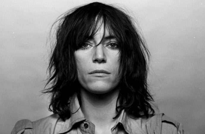 Patti Smith, poesía, rock & roll y caballos desbocados