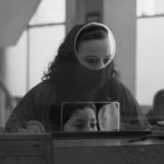 «Moscas»: la grieta en la soledad