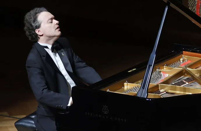 Kissin en la Fenice: el pulso contenido del piano