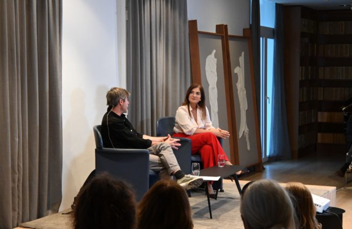 Censura y cancelación: Eva Peydró y Paco Roca dialogan en la Fundación Cañada Blanch sobre los límites del arte