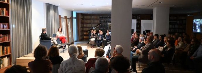 Censura y cancelación: Eva Peydró y Paco Roca dialogan en la Fundación Cañada Blanch sobre los límites del arte