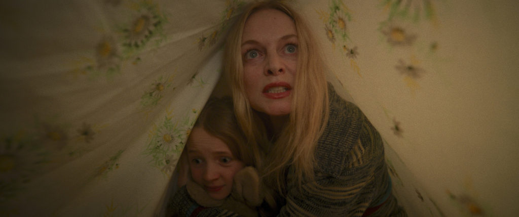 Heather Graham, atormentada por un ente invisible en What Happened to Doris?