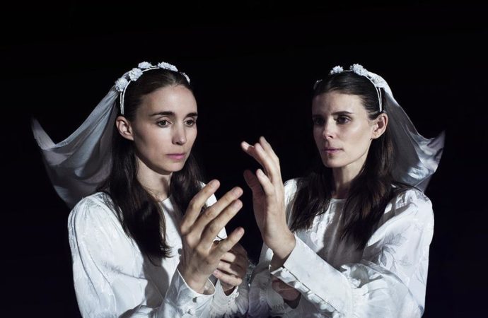 «Bucking Fastard», el túnel de Herzog, y «Nessun Dolore», la fijeza de Amelio